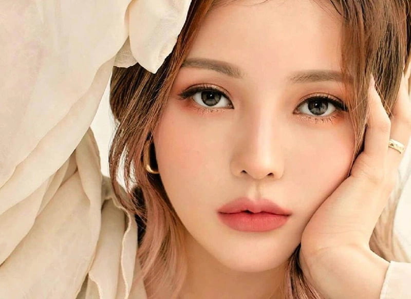 Mong muốn sở hữu đôi mắt phượng hoàng (Nguồn: Internet)