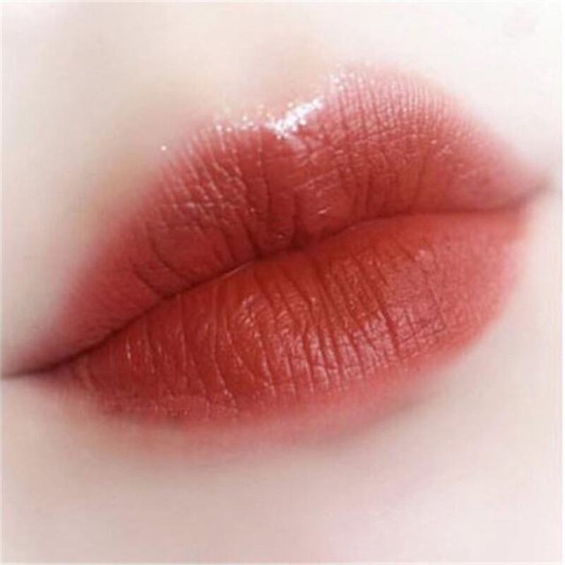 Phun môi Ombre màu đỏ rượu vang (Nguồn: Internet)