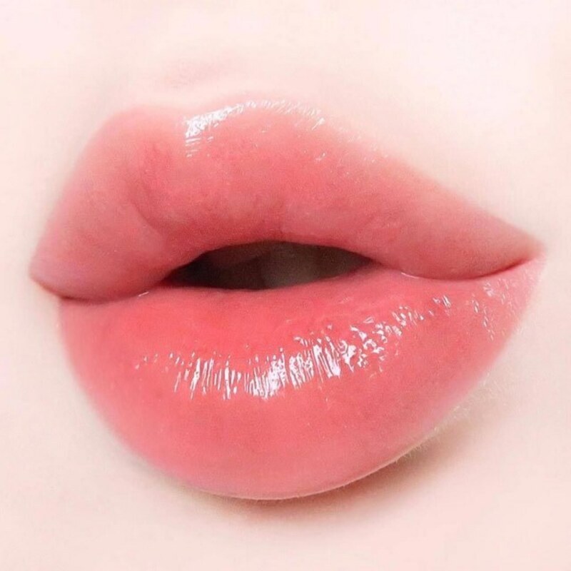 Phun môi phủ bóng collagen (Nguồn: Internet)