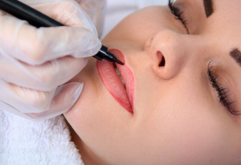 Phun môi phủ bóng Collagen công nghệ phun xăm tiên tiến nhất hiện nay (Nguồn: Internet)